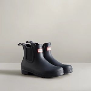 !!HUNTER BOOTS- Women’s Original Chelsea Boots!!